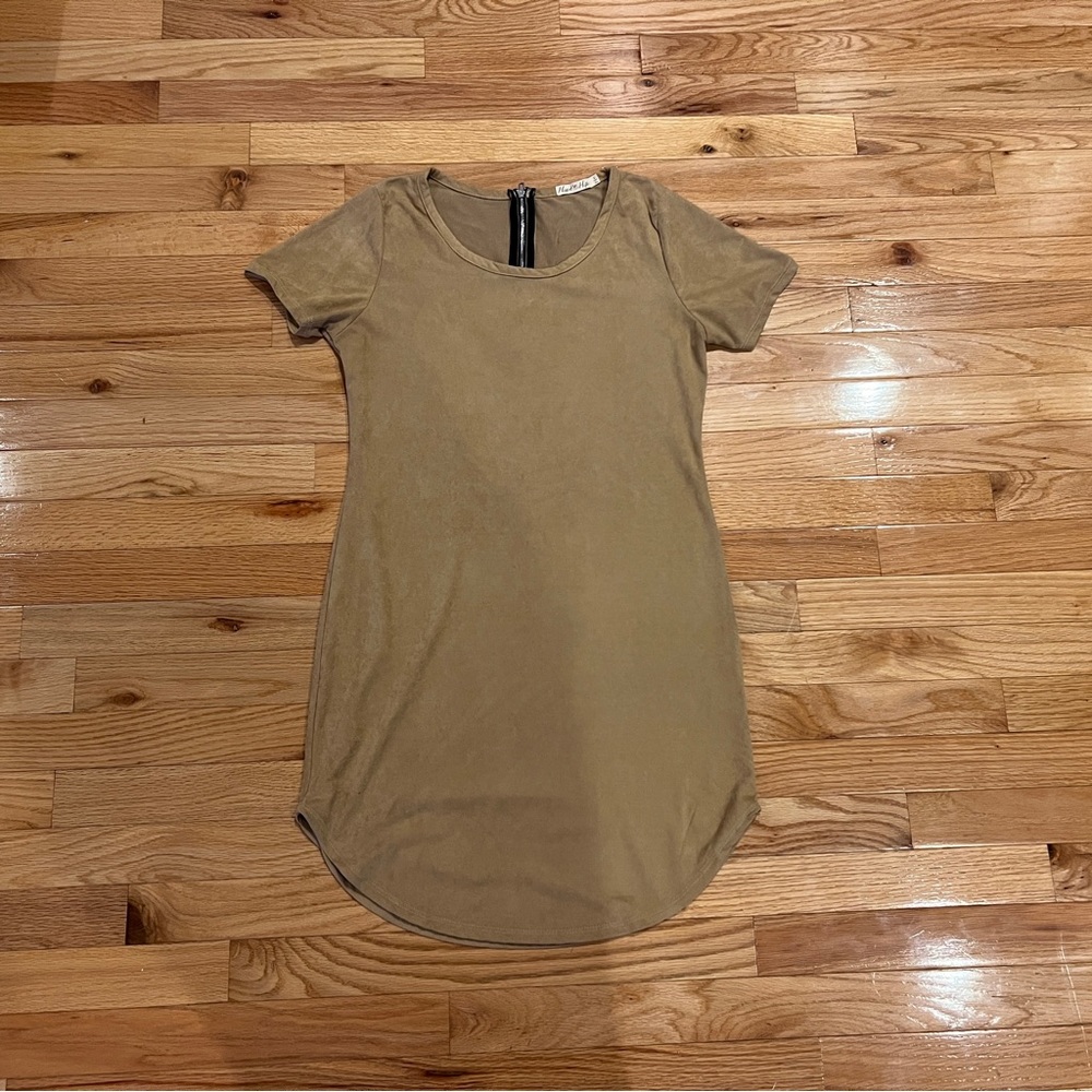 Heart and Hips Juniors Bodycon Minu Dress Nude Size Large